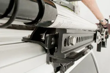 Rhino Rack Adapter für Schaufel + Hi-Lif tHALTER Pioneer Gepäckplattform