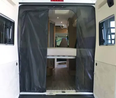 Moskitonetz mit Zugangstür für Hecktür MB Sprinter + Crafter (ab Bj. 2006) Höhe 2