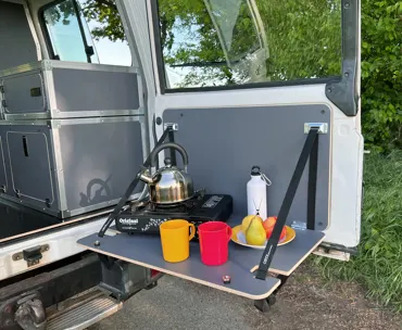 Klapptisch für die rechte Hecktür, für Toyota 75/78