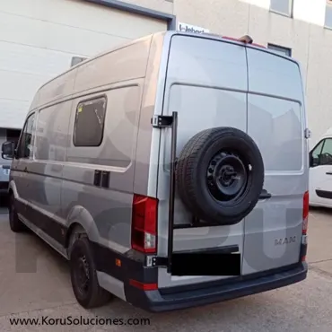 VW Crafter IV/MAN TGE Reserveradhalter mit Leiter (180° Tür) Koru