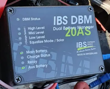 IBS-DBM20AS Incar-Batteriemanager 12V/20A mit Solareingang 250 W