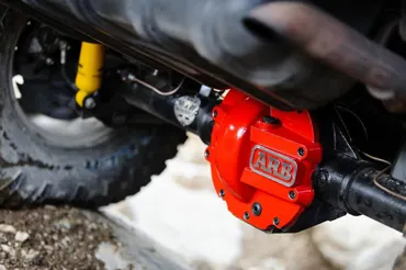 ARB Differentialschutz Ford 8.8 rot