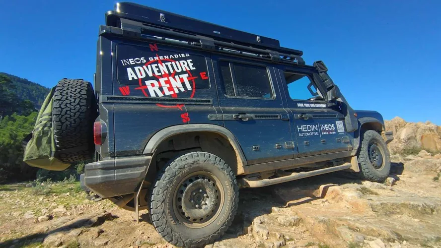 Erlebe dein Offroad-Abenteuer mit dem INEOS Grenadier Adventure Rent