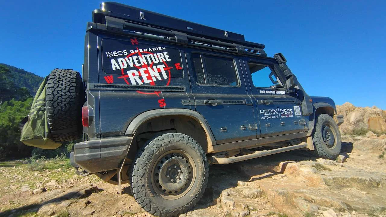 Erlebe dein Offroad-Abenteuer mit dem INEOS Grenadier Adventure Rent