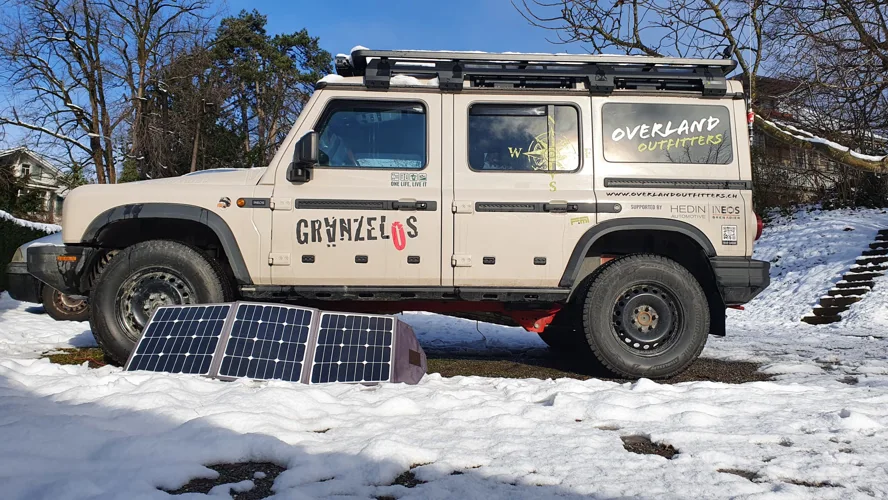Solarpaneele auf dem Fahrzeug: Fest installiert oder mobil? Beides?