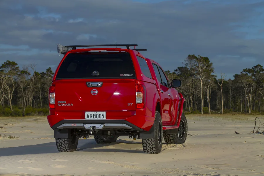 ARB Summit Heckstossstange Nissan Navara NP300 ab `15, mit Parksensoren