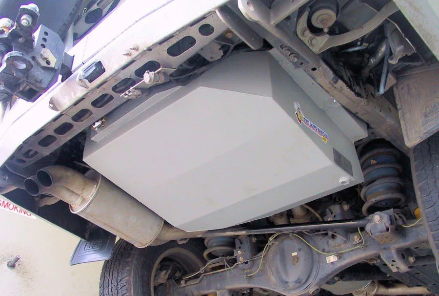 Zusatztank Toyota J200, 180l , TA65WTWIN Wasser und Diesel