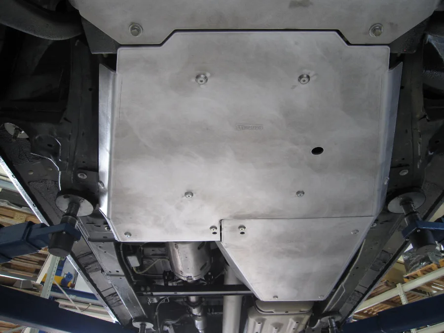 Unterfahrschutz Isuzu D-Max-3 ab 12/20 Getriebe + Verteilergetr. Xtra Cab + Doppelkabine