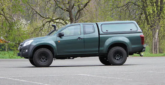 Commercial Hardtop für Isuzu D-Max 06/12 -> X-Cab flach seitlich Aluklappen