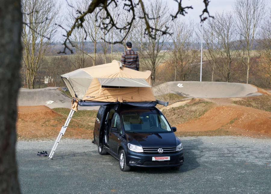 ARB Dachzelt Flinders, 2400 x 1400 mm, inkl. abnehmbarer Leiter