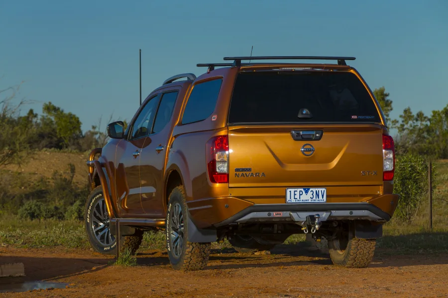 ARB Summit Heckstossstange Nissan Navara NP300 ab `15, mit Parksensoren