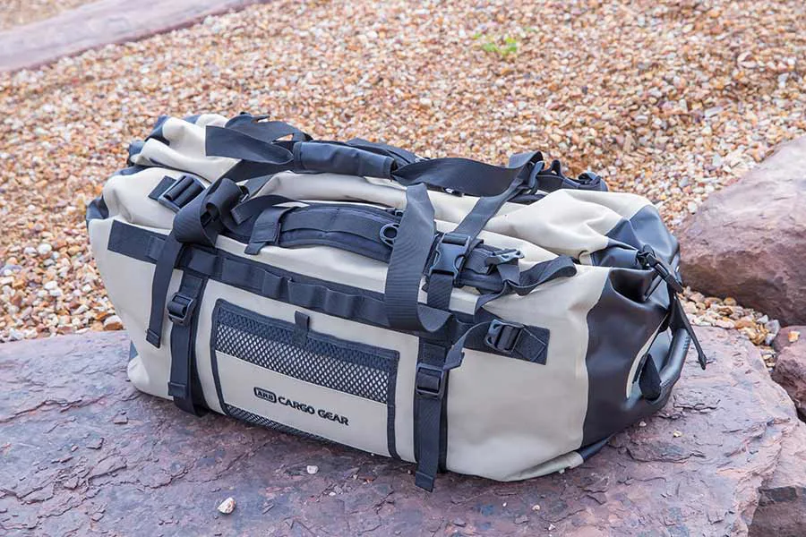 ARB Tasche Stormproof Bag, medium mit Rollverschluss + Sure Grip Schnallen