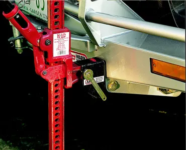 Hi-Lift Aufnahme zum sicheren Halt, für ARB Stossstange