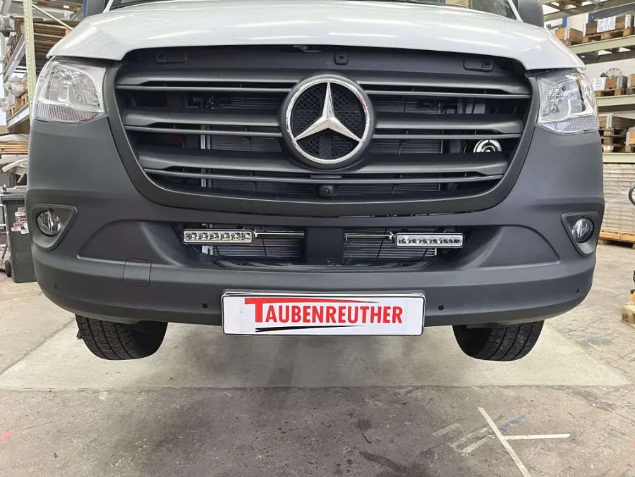 Scheinwerferhalterset Mercedes Sprinter 907 ab 18 Inkl. OSRAM SX 180-Sp (2)