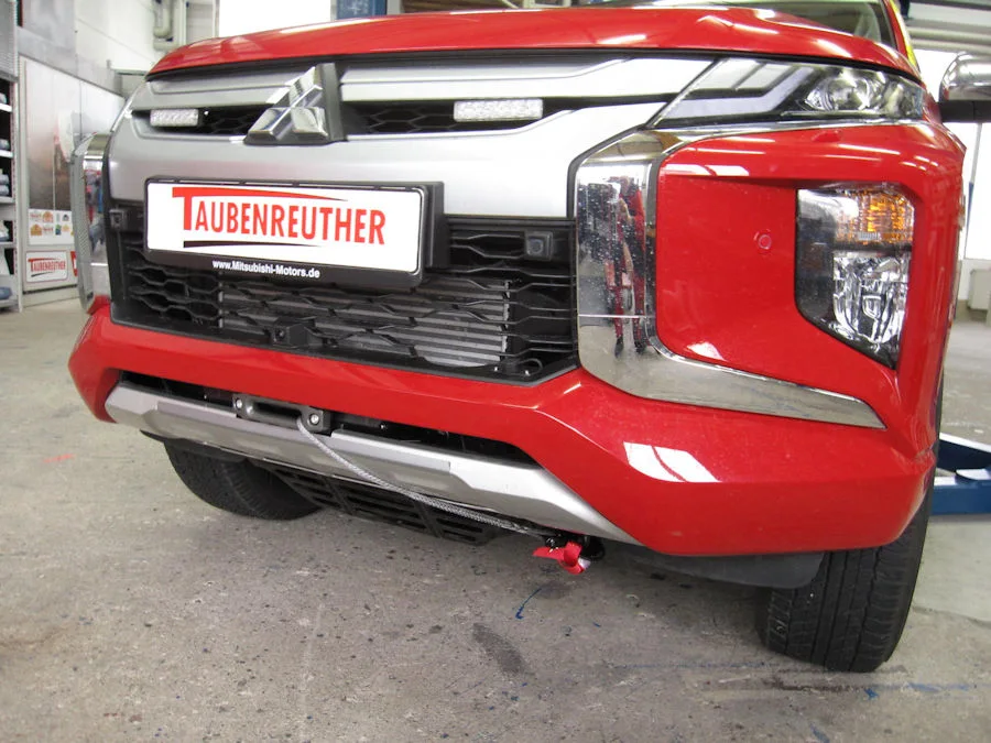 Seilwinden Kit für Mitsubishi L200 ab 19 inkl. WARN AXON 55-S-Seilwinde