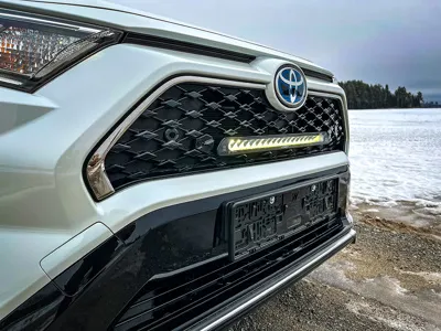 Lazer Lamps Kühlergrill-Kit für Toyota Rav4 Plug-In Hybrid 2020+ inkl. Linear-18 Elite mit-ILBA