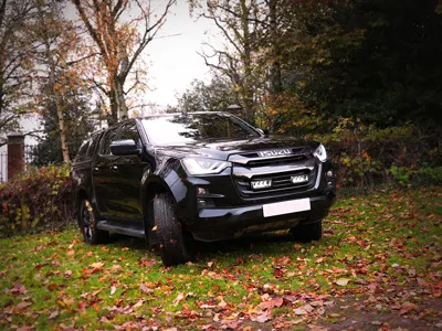 Lazer Lamps Kühlergrill-Kit Isuzu D-Max (2023+) inkl. 2x Triple-R 750 - Beacon