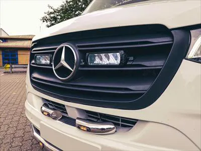 Lazer Lamps Kühlergrill-Kit Mercedes Sprinter (2018+) inkl. 2x Triple-R 750 Elite