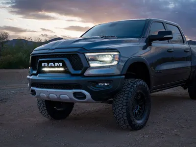 Lazer Lamps Kühlergrill-Kit RAM Rebel (2019-2024) inkl. Linear-18 iLBA