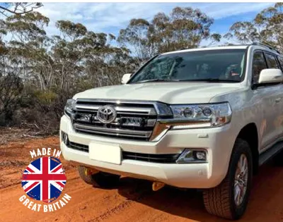 Lazer Lamps Kühlergrill-Kit Toyota Land Cruiser 200 Series (2015+) - inkl. 2x Triple-R 750 Wide