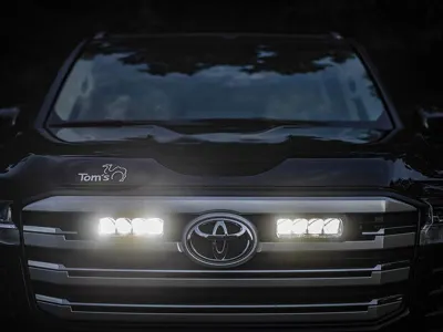 Lazer Lamps Kühlergrill-Kit Toyota LC300 (2022+) inkl. 2x Triple-R 750 - Beacon