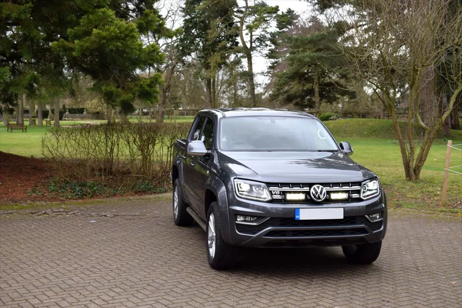 Lazer Lamps Kühlergrill-Kit VW Amarok (2016+) V6 inkl. 2x Triple-R 750 G2 Elite