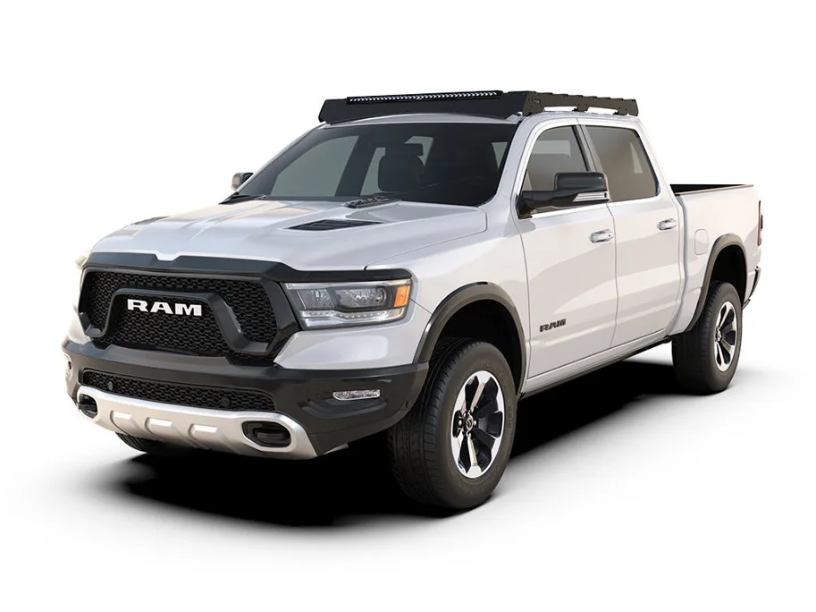Front Runner RAM 1500 5. Gen Crew Cab (2019 - Heute) Slimsport Dachträger Kit / Scheinwerferbereit