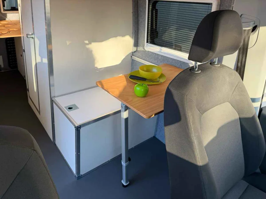 Sitzbox breit (78 cm) passend für MB Sprinter / VW Crafter / MAN TGE