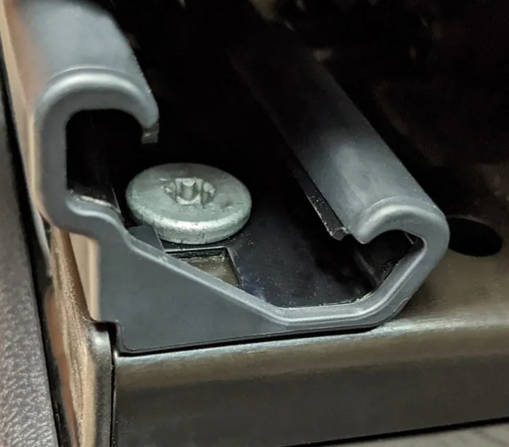 Schutzkappe für Sitzschiene, passend für MB Sprinter 907, Satz