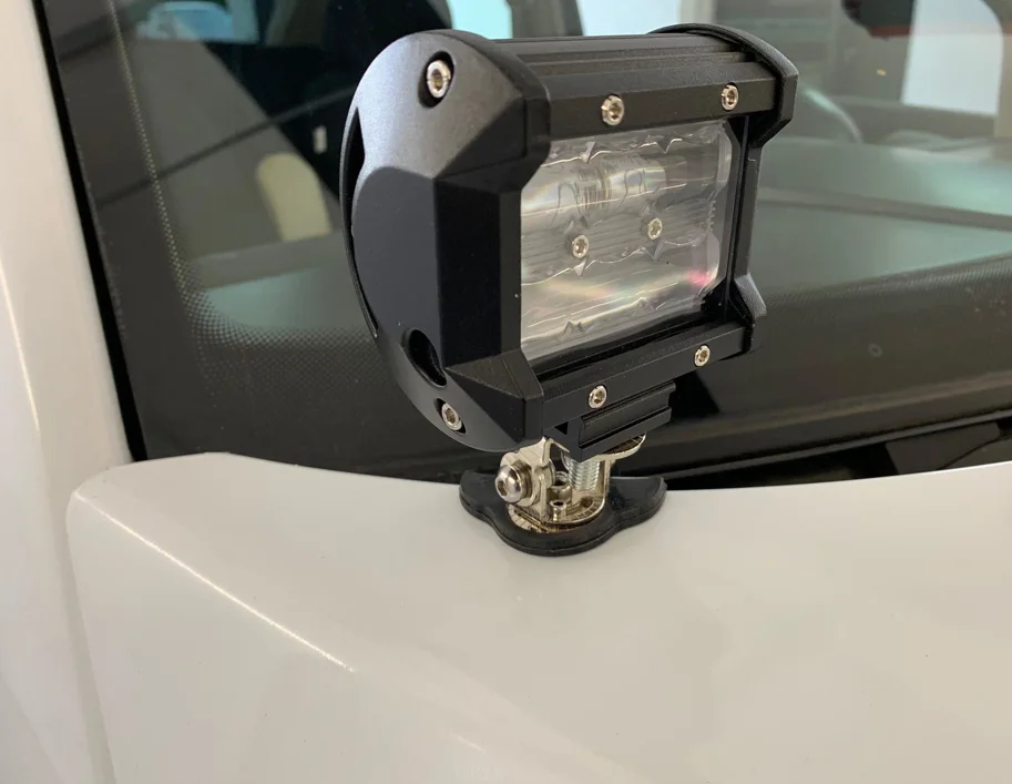 Klemm-Halter für Zusatzscheinwerfer, Antenne etc.