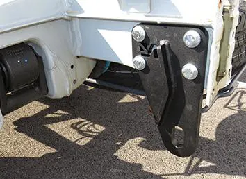 Bergeöse bzw. Abschleppöse, hinten, links, MB Sprinter/Crafter