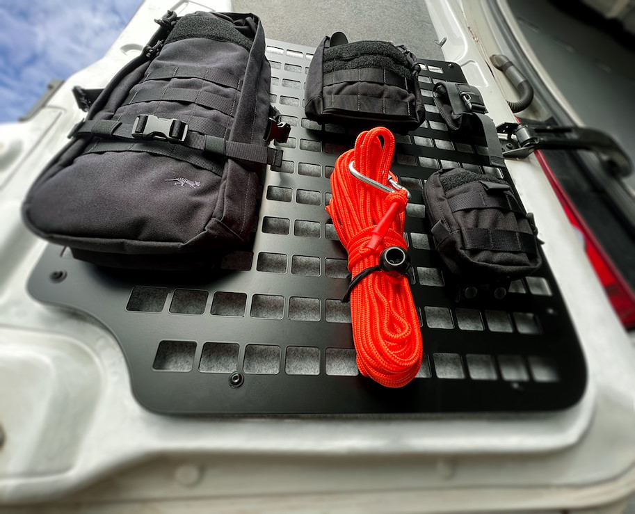 MOLLE-Trägersystem, Hecktür links unten, MB Sprinter / VW Crafter