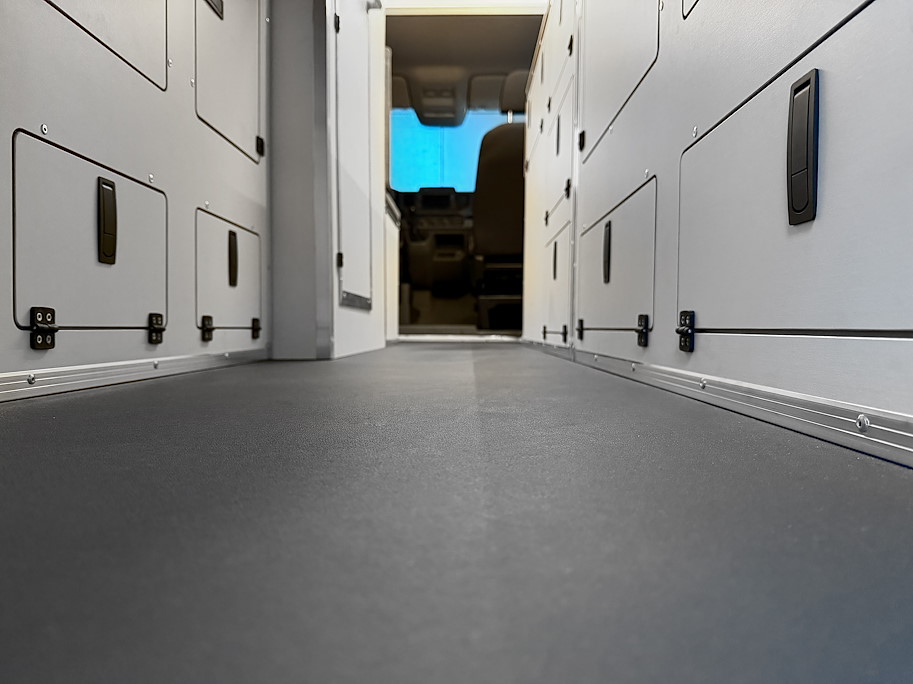 Oryx Bodenplatte passend für VW Crafter /MAN TGE L2