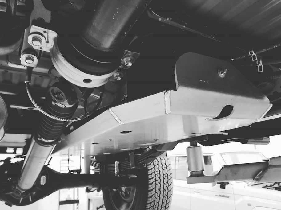 Gobi-X Toyota Hilux Revo Unterfahrschutz Kraftstofftank