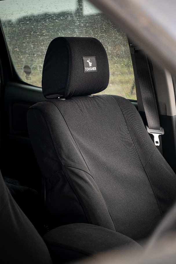 Tougher Vordersitzbezug-Set für den Toyota Hilux Revo in Anthrazit