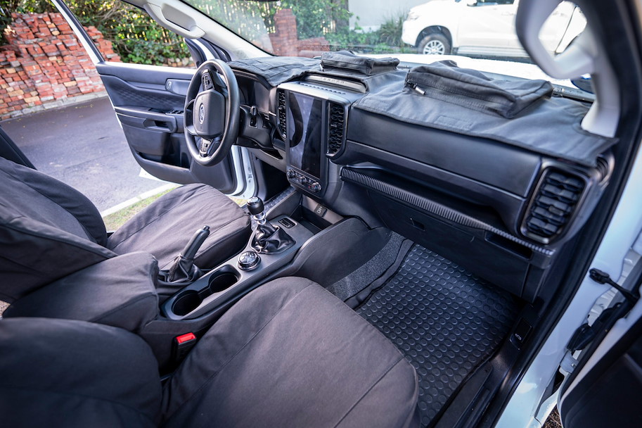 Tougher Armaturenbrettabdeckung für Ford Ranger (2023) – Anthrazit