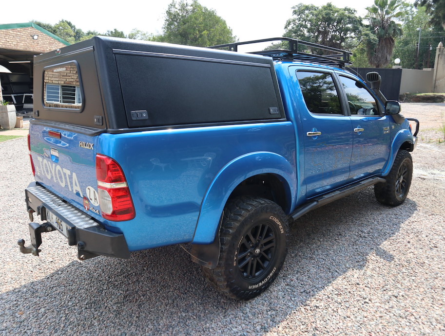Bushtech Hardtop Toyota Hilux (2005-2015) Doppelkabine Aluminium glatt nicht isoliert ohne LED-Licht Schwarz Dunkelgrau