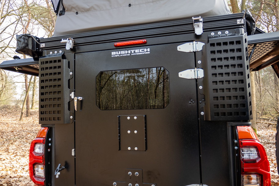 Bushtech Bush Cabin Molle-Panels hintere Ecken