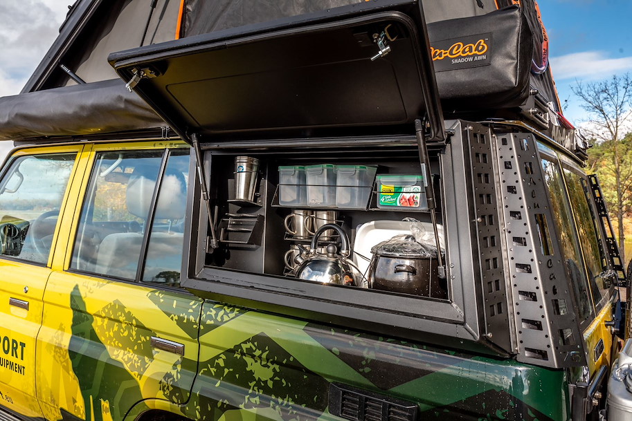 Alu-Cab Kitchen-Kit Inlet für Seitenfensterbox Hubdach "THOR" Land Cruiser 76, rechts