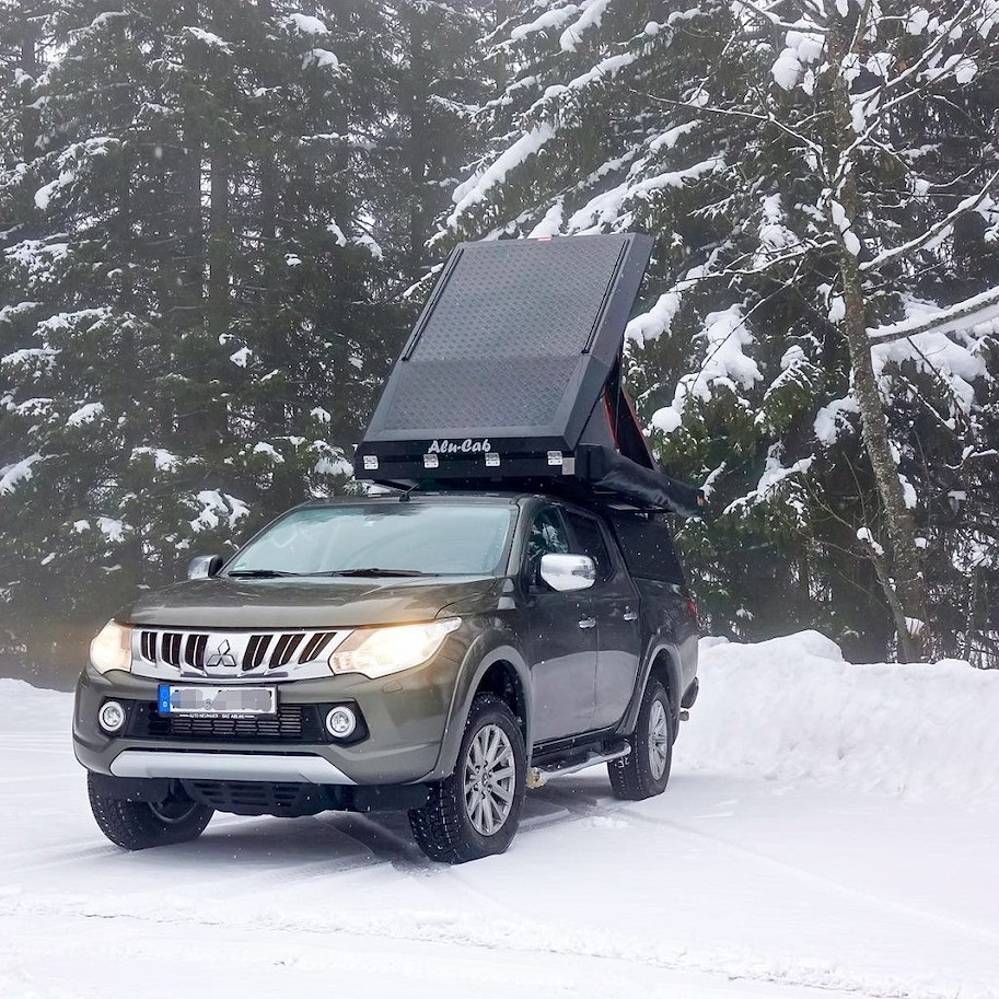 Alu-Cab Hardtop "Explorer" für Mitsubishi L200/ Fiat Fullback 2016+ Doppelkabine schwarz/ glatt