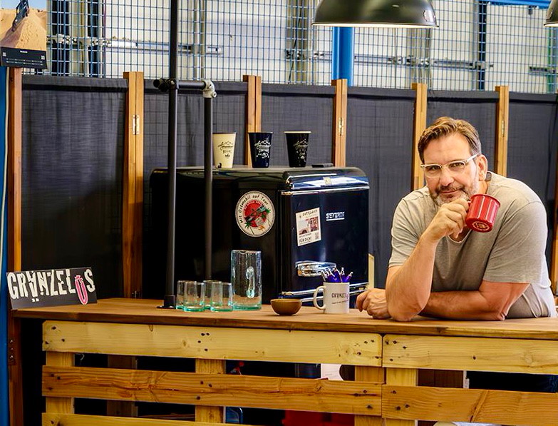 Oliver, Inhaber von Overland Outfitters, mit INEOS Grenadier