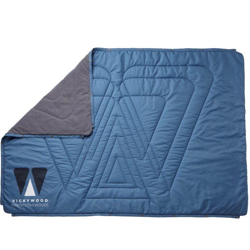 VICKYWOOD VOITED x VICKYWOOD Fleece Decke MOUNTAIN BLUE