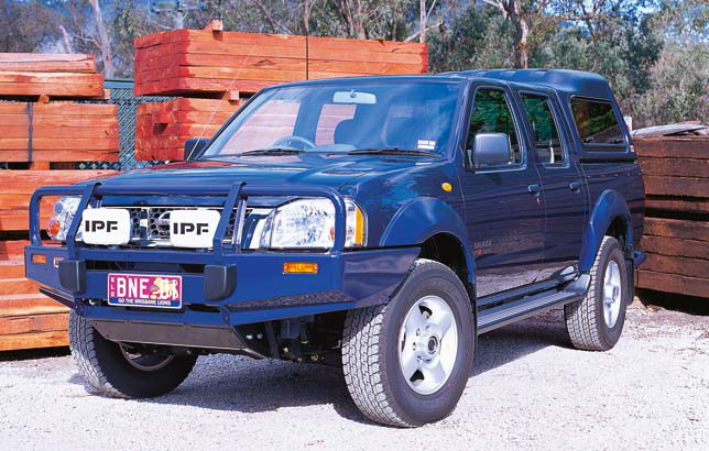 ARB Windenstossstange Nissan D22 ab 2002 mit Airbag u.Verbreiterungen