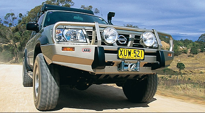ARB Windenstossstange Nissan Patrol GR Y61 98-ab 2004 für Fzg mit Kotflügelverbreiterung