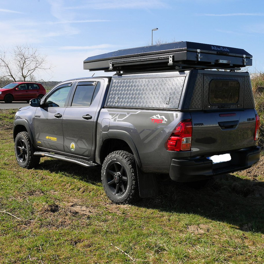 Alu-Cab Hardtop "Adventure" für Toyota Hilux 2016+ Doppelkabine schwarz/geriffelt