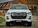 2300EAED_lazer_lamps_-_linear-42_-_isuzu-d-max_head-on_web.jpg
