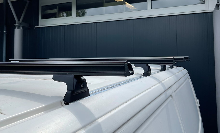 Rhino Rack Heavy Duty Querträger 1'500 mm, (4) Volkswagen T4, inkl. RLT600 und Airline Schienen