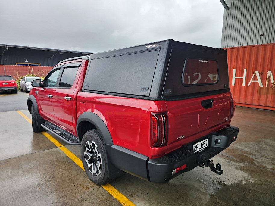 Bushtech Canopy JAC T9 Double Cab (Riffelblech Aluminium, isoliert, mit LED-Licht)
