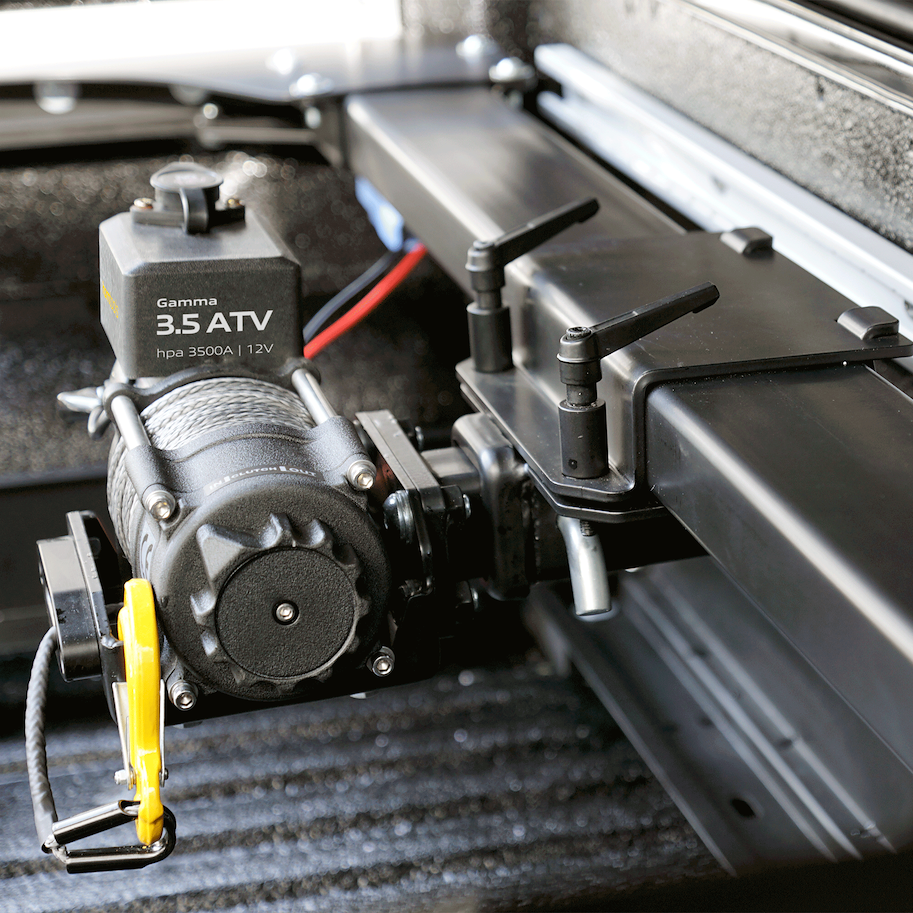 horntools Heckwindensystem Pick-Up Between mit Seilwinde Gamma 3.5 und 30 m Kunststoffseil