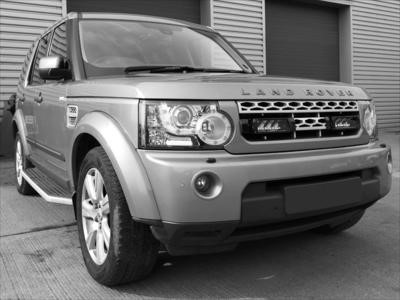 Lazer Lamps Kühlergrill-Kit Land Rover Discovery 4 (2009-2013) inkl. 2x Triple-R 750 G2 Standard